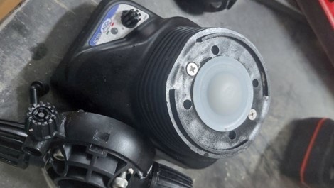 Reparación de la bomba dosificadora HC 150 AQUA