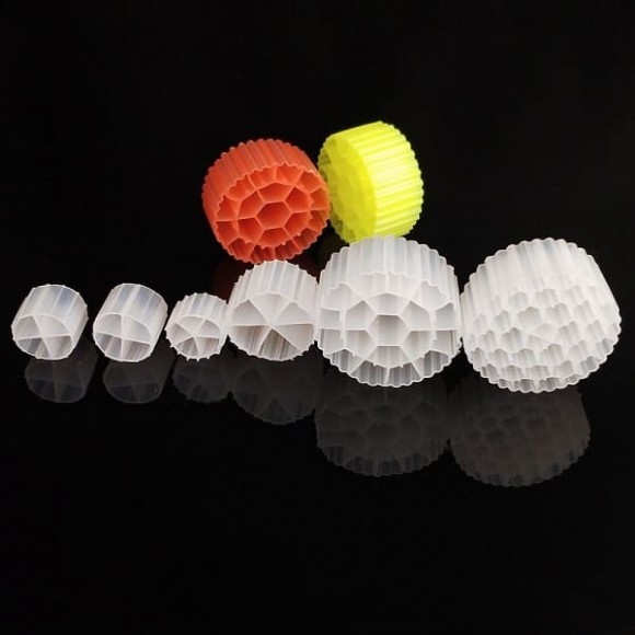 Reaktor mit einer sich bewegenden Biofilmschicht MBBR 05-25x10 mm