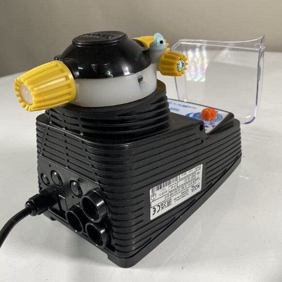 Bomba dosificadora electromagnética PDE HC151+ CST M60 240V PVDF-CE-DT, 1-10 l/h, 7-1 bar Bomba dosificadora electromagnética PDE HC151+ CST M60 240V PVDF-CE-DT, 1-10 l/h, 7-1 bar