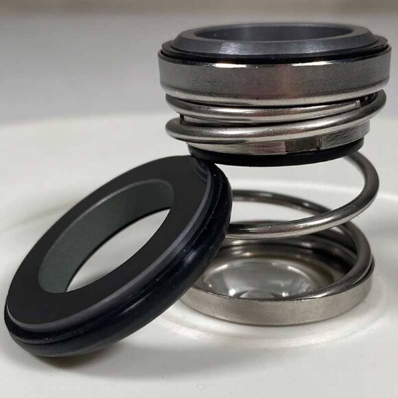 Mechanical seal for pump shaft R-108 45 mm type FLOWSERVE 100, ROTEN 51, LATTY T100 in materials SIC/SIC, NBR, 304 Mechanical seal for pump shaft R-108 45 mm type FLOWSERVE 100, ROTEN 51, LATTY T100 in materials SIC/SIC, NBR, 304