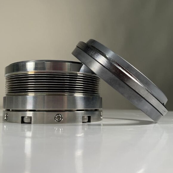 Высокотемпературное механическое уплотнение R-609 2.1/4, SIC/SIC, GRAFOIL, AM350/316 Высокотемпературное механическое уплотнение R-609 2.1/4, SIC/SIC, GRAFOIL, AM350/316