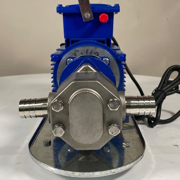 Edelstahl-Zahnradpumpe zum Pumpen von Pflanzenöl WCB-75/220V 50Hz, 75 l/min, 30 m, AISI 304, 0,75 kW, 2900 U/min, Ex Edelstahl-Zahnradpumpe zum Pumpen von Pflanzenöl WCB-75/220V 50Hz, 75 l/min, 30 m, AISI 304, 0,75 kW, 2900 U/min, Ex