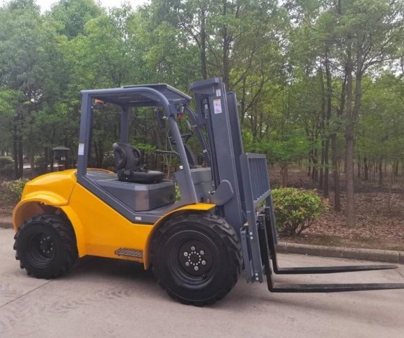 Дизельный погрузчик CPCD30 4WD, грузоподъемностью 3 тонны