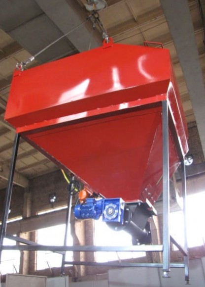 Sistema automático de suministro de combustible con tolva de 0,6 metros cúbicos. metro Sistema automático de suministro de combustible con tolva de 0,6 metros cúbicos. metro