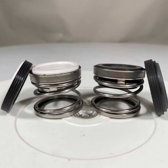 Uszczelnienie mechaniczne wału pompy R-108D 25, CER/CER/SIC/SIC, NBR, 304 Uszczelnienie mechaniczne wału pompy R-108D 25, CER/CER/SIC/SIC, NBR, 304