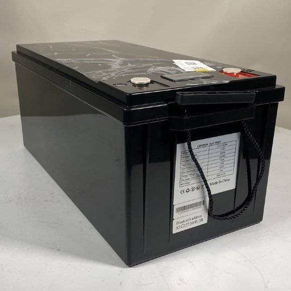 Batterie CL-12.8V 200Ah, LiFePO4, LFP ABS Schale bodenstehend mit Bluetooth und Display