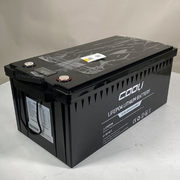 Акумуляторна батарея CL-12,8V 400Ah, LiFePO4, LFP ABS Shell напольний з Bluetooth та дисплеєм Акумуляторна батарея CL-12,8V 400Ah, LiFePO4, LFP ABS Shell напольний з Bluetooth та дисплеєм