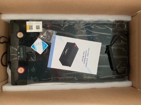 Lithium-iron-phosphate (lithium-ferrous) battery CL-25.6V 200Ah, LiFePO4, LFP ABS Shell floor standing with Bluetooth and display Lithium-iron-phosphate (lithium-ferrous) battery CL-25.6V 200Ah, LiFePO4, LFP ABS Shell floor standing with Bluetooth and display