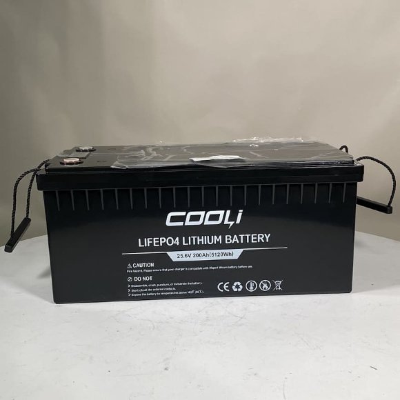 Lithium-iron-phosphate (lithium-ferrous) battery CL-25.6V 200Ah, LiFePO4, LFP ABS Shell floor standing with Bluetooth and display Lithium-iron-phosphate (lithium-ferrous) battery CL-25.6V 200Ah, LiFePO4, LFP ABS Shell floor standing with Bluetooth and display