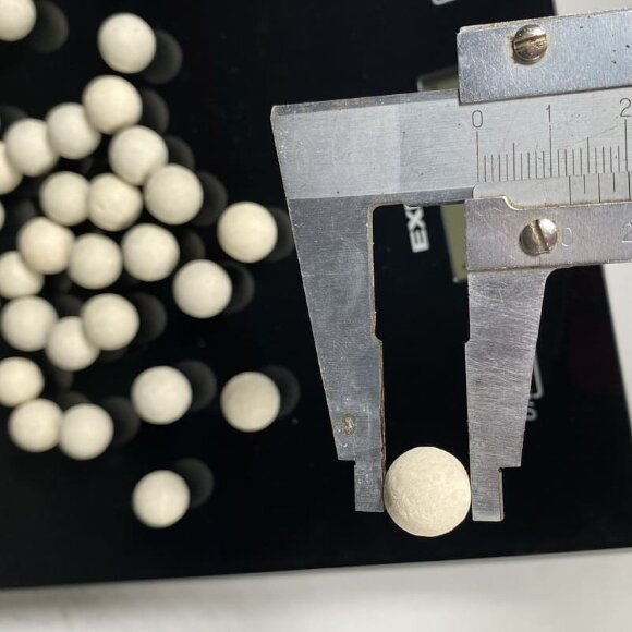 Inerte Keramikkugeln, 12mm. Inerte Keramikkugeln, 12mm.