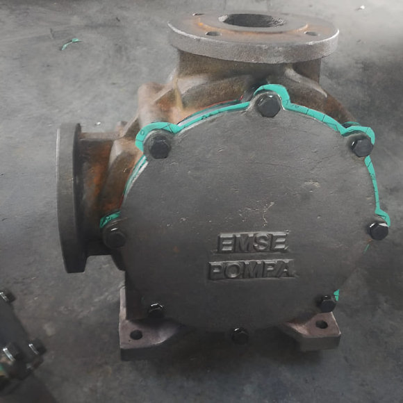 Pompa zębata EMSE EDP-I 4 cale, 54 m3/h, 8 bar, 22 kW, 400 obr/min, 380 V z przekładnią wewnętrzną, z bypassem