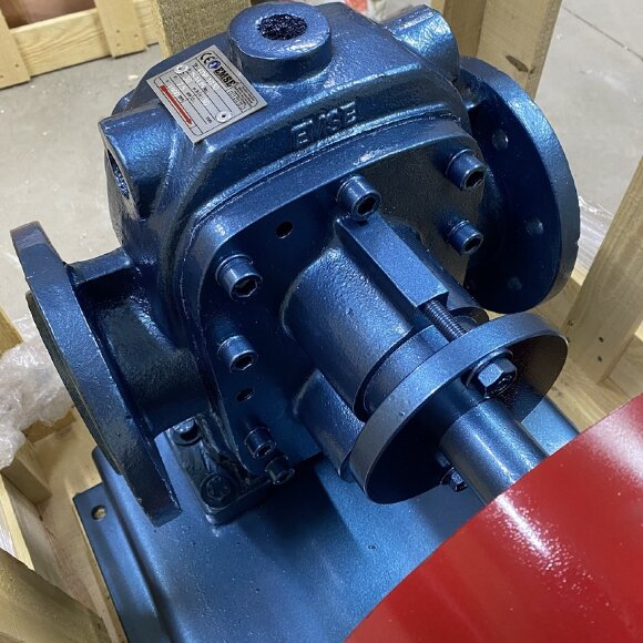 Pompa zębata do nierafinowanego oleju słonecznikowego EMSE EDP 1030, DN80, 30 m3/h, 3 bar, 7,5 kW, 380 V, 1000 obr Pompa zębata do nierafinowanego oleju słonecznikowego EMSE EDP 1030, DN80, 30 m3/h, 3 bar, 7,5 kW, 380 V, 1000 obr