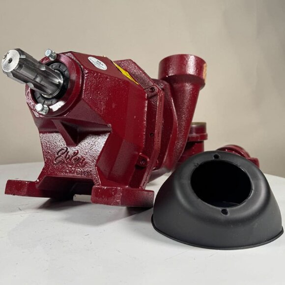 Bomba accionada por tractor con toma de fuerza MTZ-P 30/300