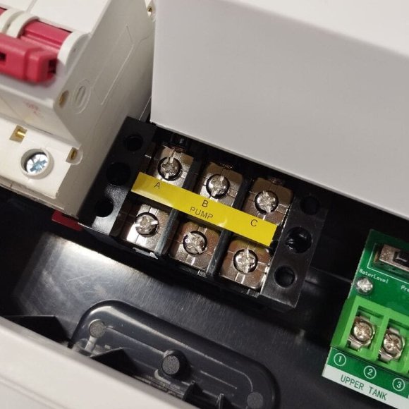 Pump Сontroller Y1-15000D, ABS plastic, 3-phase 380V-415V, 2,2-15 kW Pump Сontroller Y1-15000D, ABS plastic, 3-phase 380V-415V, 2,2-15 kW