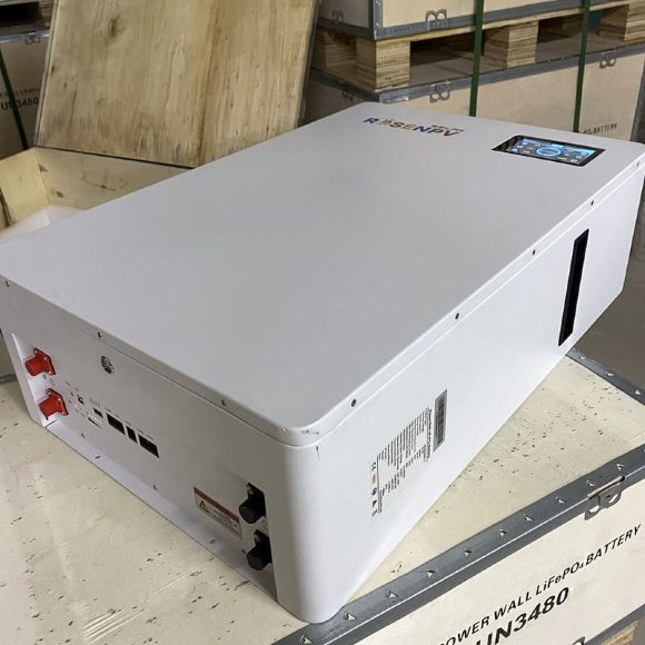 Акумуляторна батарея 51.2V 200Ah LiFePO4, LFP настінна, комірки EVE 3.2V 100Ah grade A cells, сертифікат СЕ, ROHS, сумісна з інвертором DEYE Акумуляторна батарея 51.2V 200Ah LiFePO4, LFP настінна, комірки EVE 3.2V 100Ah grade A cells, сертифікат СЕ, ROHS, сумісна з інвертором DEYE