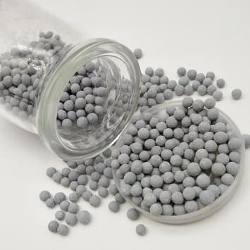 Kulki ceramiczne o ujemnym potencjale redoks 